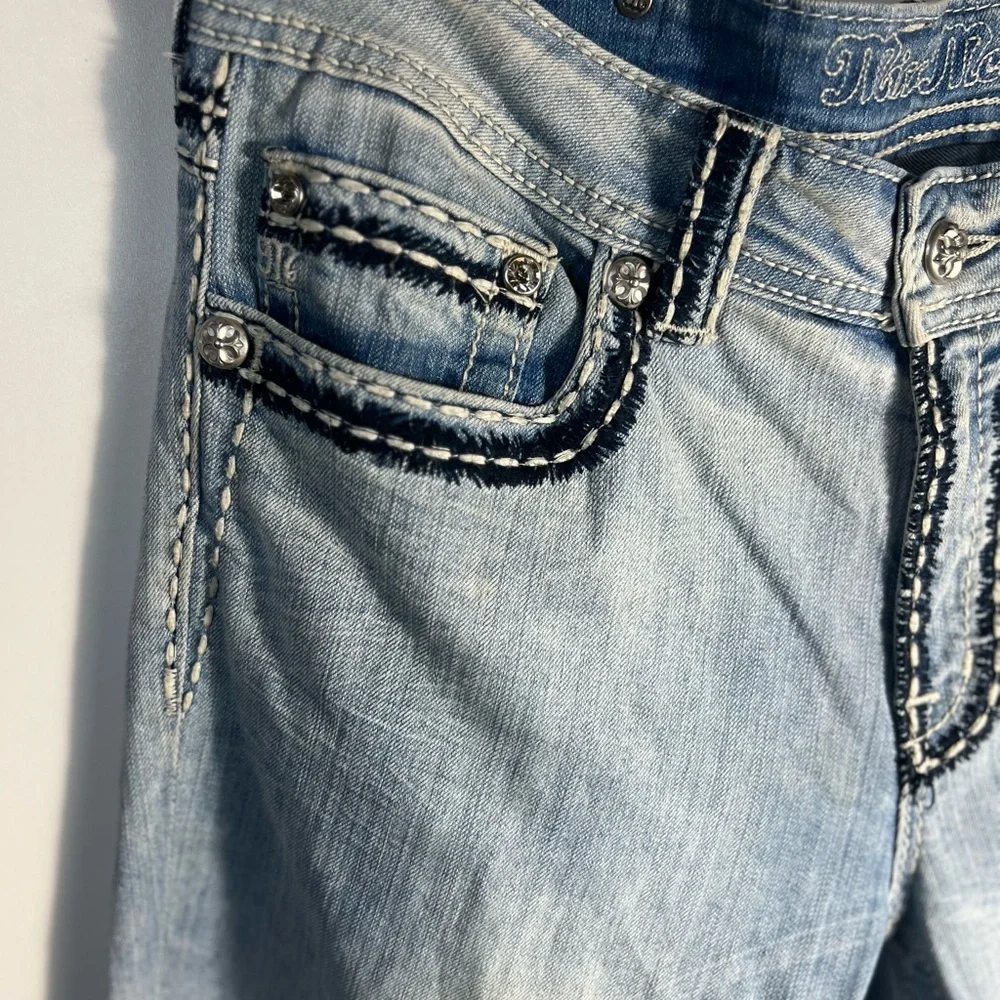 Miss Me Embroidered Pockets Boyfriend Capri Jeans Sz 28